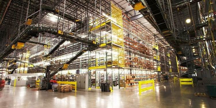 trung tâm phân phối là gì?