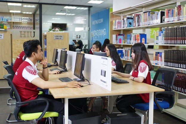 học Logistics tại trường ĐHQT Hồng Bàng