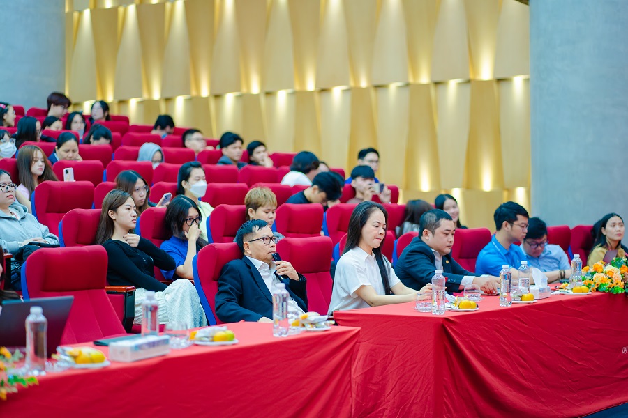 Talkshow  “Sách – Đường đến thành công” diễn ra tại HIU sáng ngày 23/4/2025
