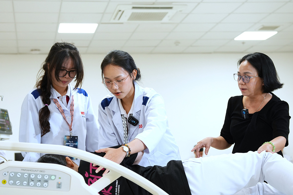 HIU vẫn tiếp tục nhận xét tuyển học bạ đối với nhóm ngành sức khỏe