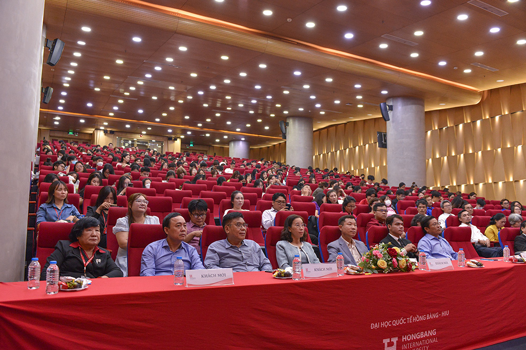 Ngày hội truyền thống Khoa Kinh tế - Quản trị , kỷ niệm 8 năm thành lập khoa sáng ngày 23/5/2025 tại HIU