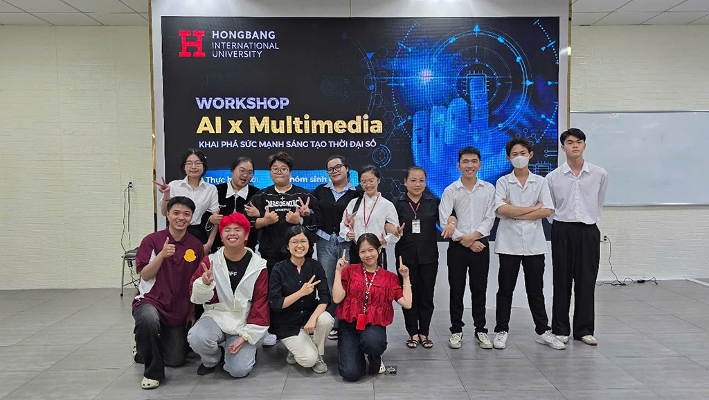 Các bạn mentor chụp ảnh lưu niệm cùng ban tổ chức 