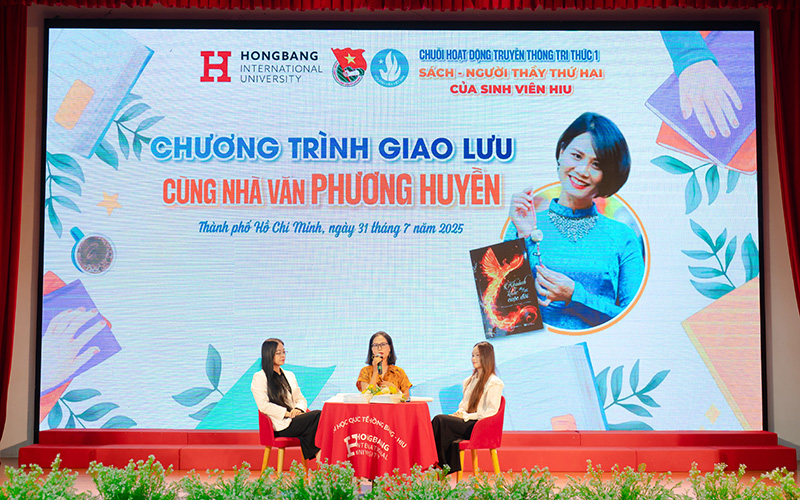 Nhà văn Phương Huyền chia sẻ bí quyết “cắt cơn” buồn ngủ khi đọc sách