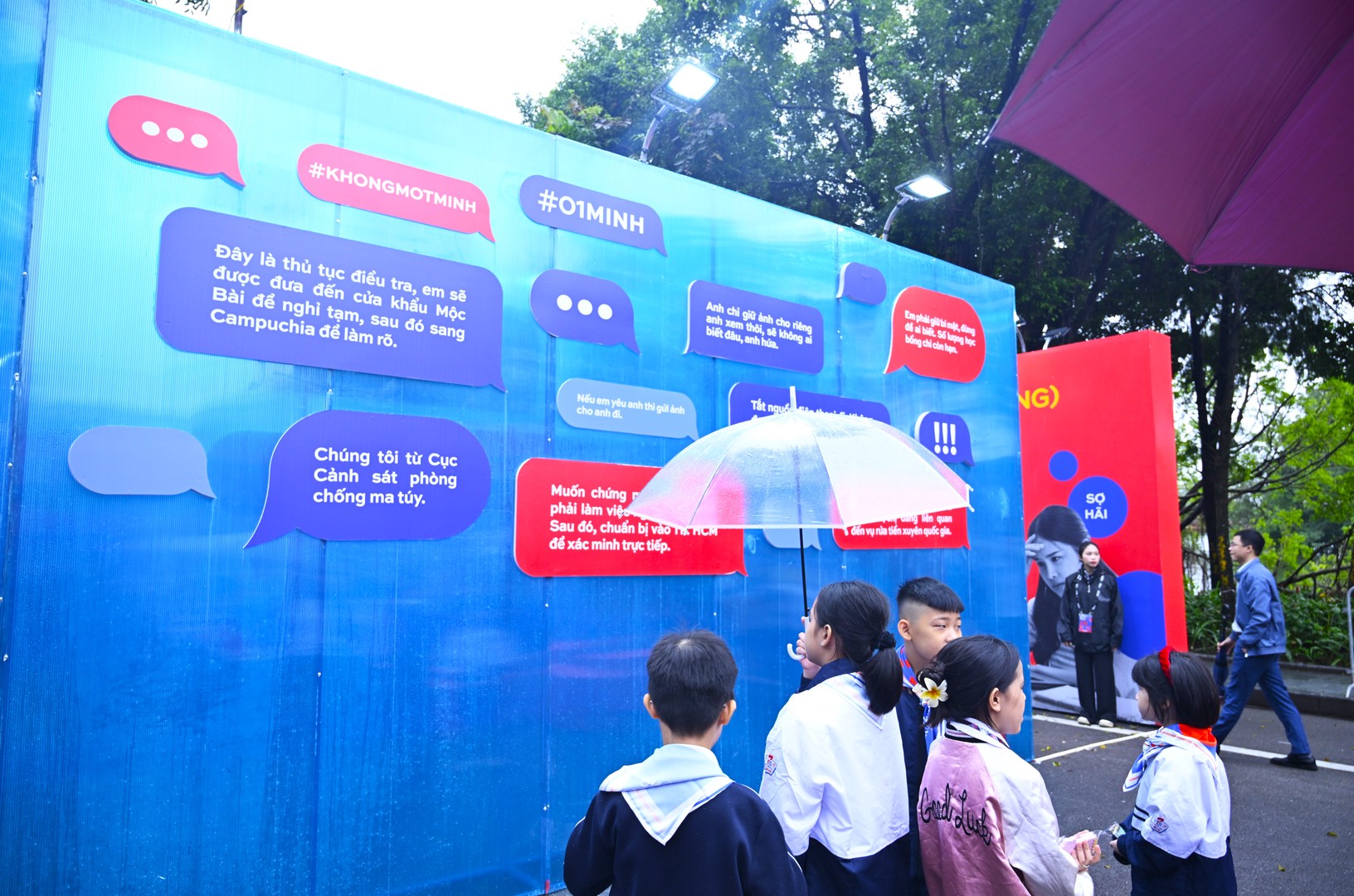 Duy trì sự cân bằng: dùng mạng xã hội để lan tỏa năng lượng tốt, nhưng không để nó thay thế hoàn toàn cuộc sống thật.