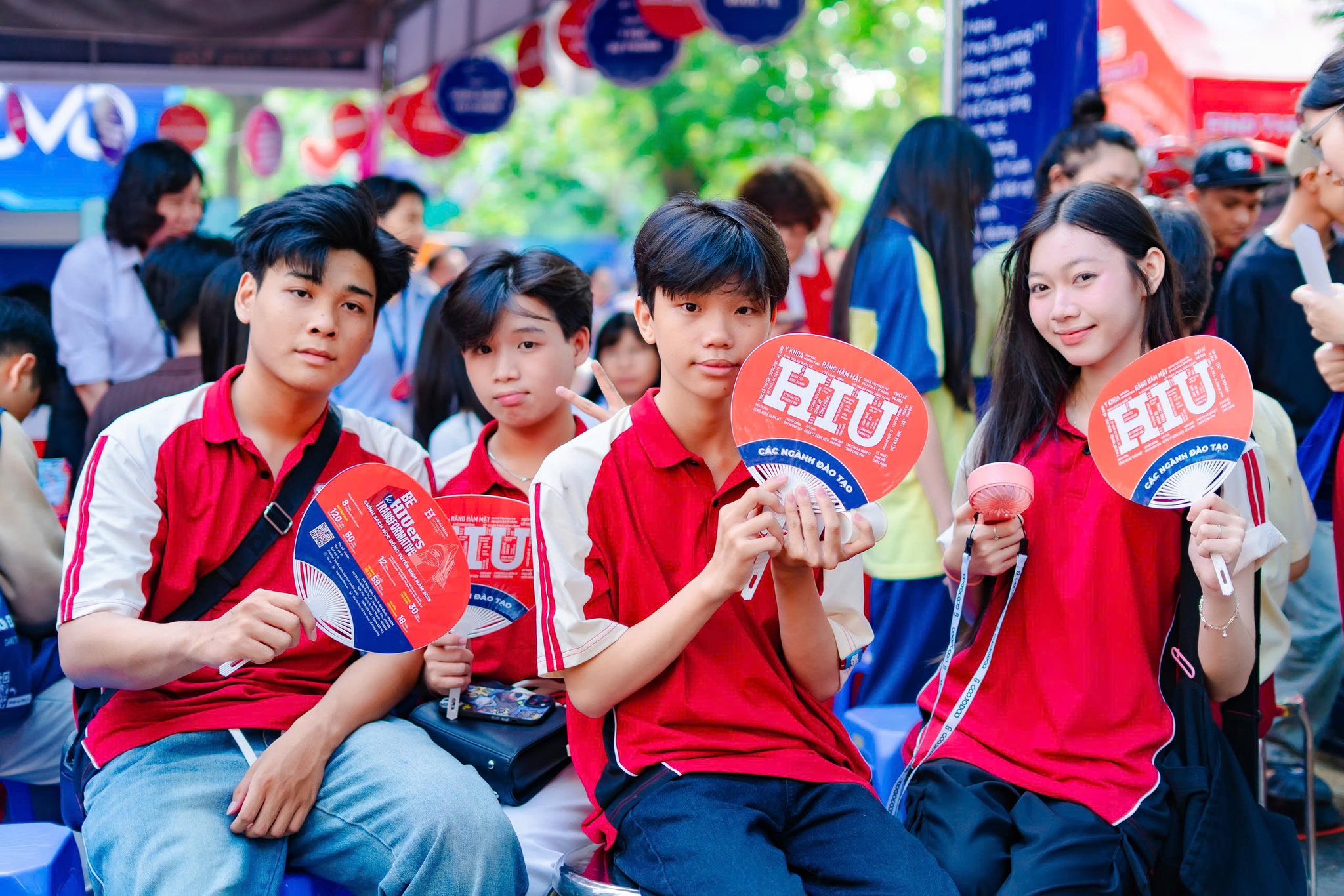 Chọn ngành hay chọn trường quan trọng hơn?