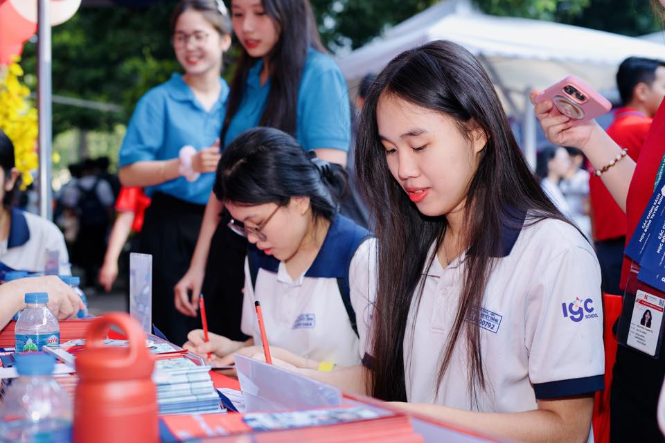 Chọn ngành theo sở thích hay điểm