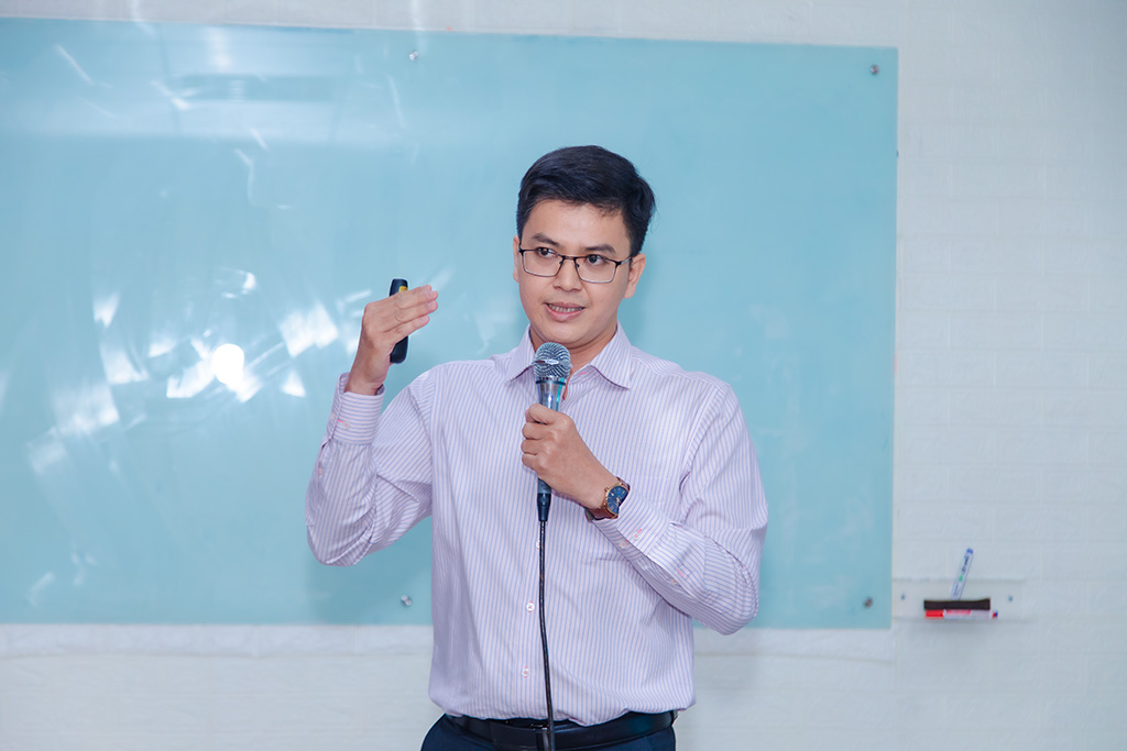 TS. Chu Chung Cang  - Trưởng Bộ môn Quản lý Thể thao, Trường ĐH Quản lý và Công nghệ TP HCM 