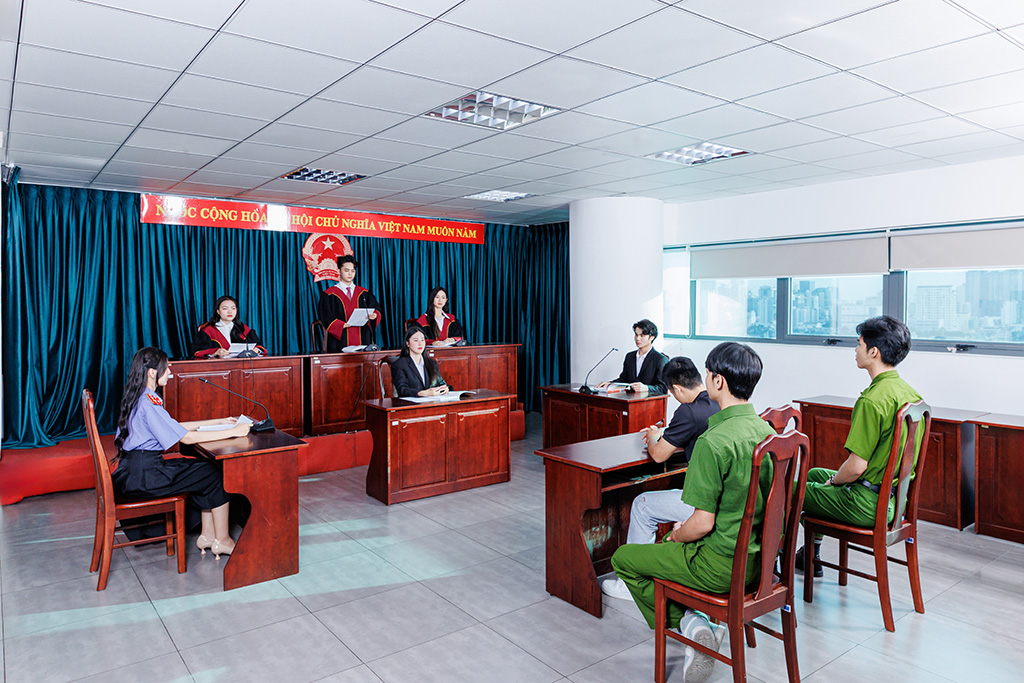 Chọn học ngành Luật tại HIU là chọn cho mình con đường nghề nghiệp ổn định, danh giá, gắn liền với sự phát triển bền vững của xã hội.