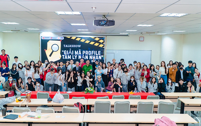 Trang bị kỹ năng nhận diện bẫy thao túng tâm lý trên mạng cho sinh viên HIU