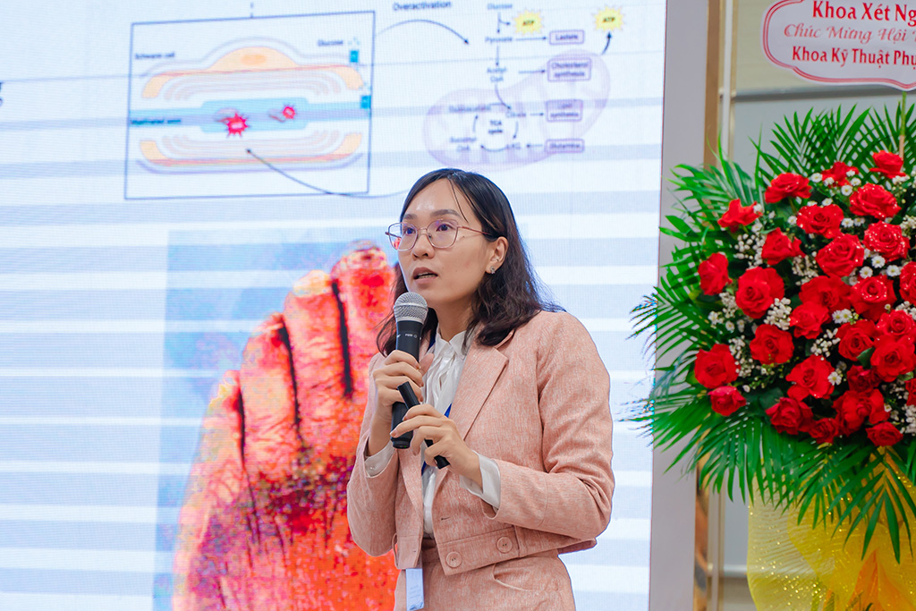 Các báo cáo viên trình bày nghiên cứu khoa học, chia sẻ kết quả gắn với thực tiễn lâm sàng.