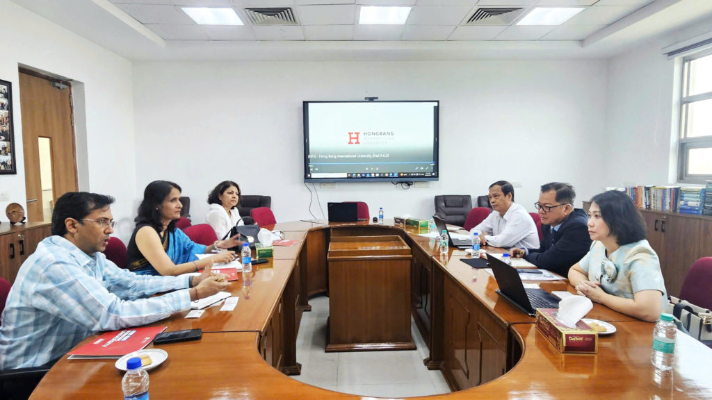 Đoàn công tác HIU làm việc với Đại học Delhi