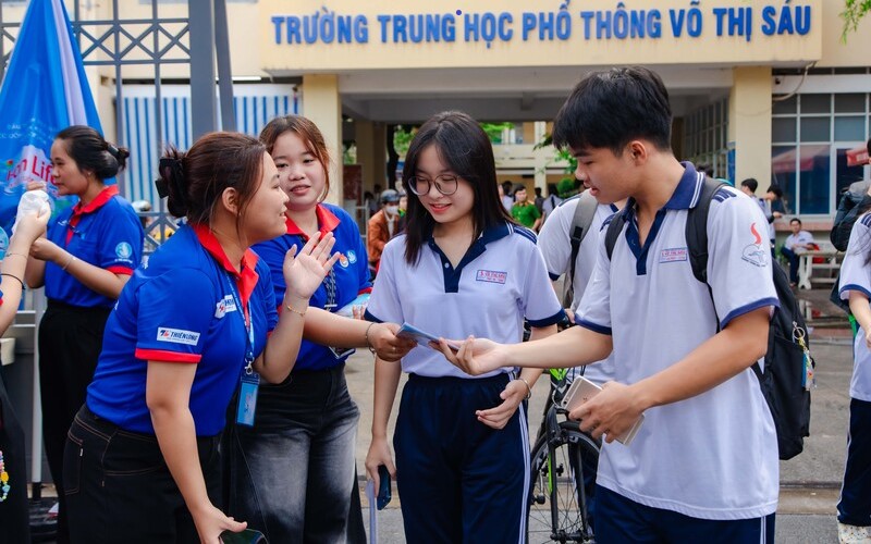 Điểm sàn và tiêu chí cứng là gì? Lưu ý xét tuyển đăng ký 2026