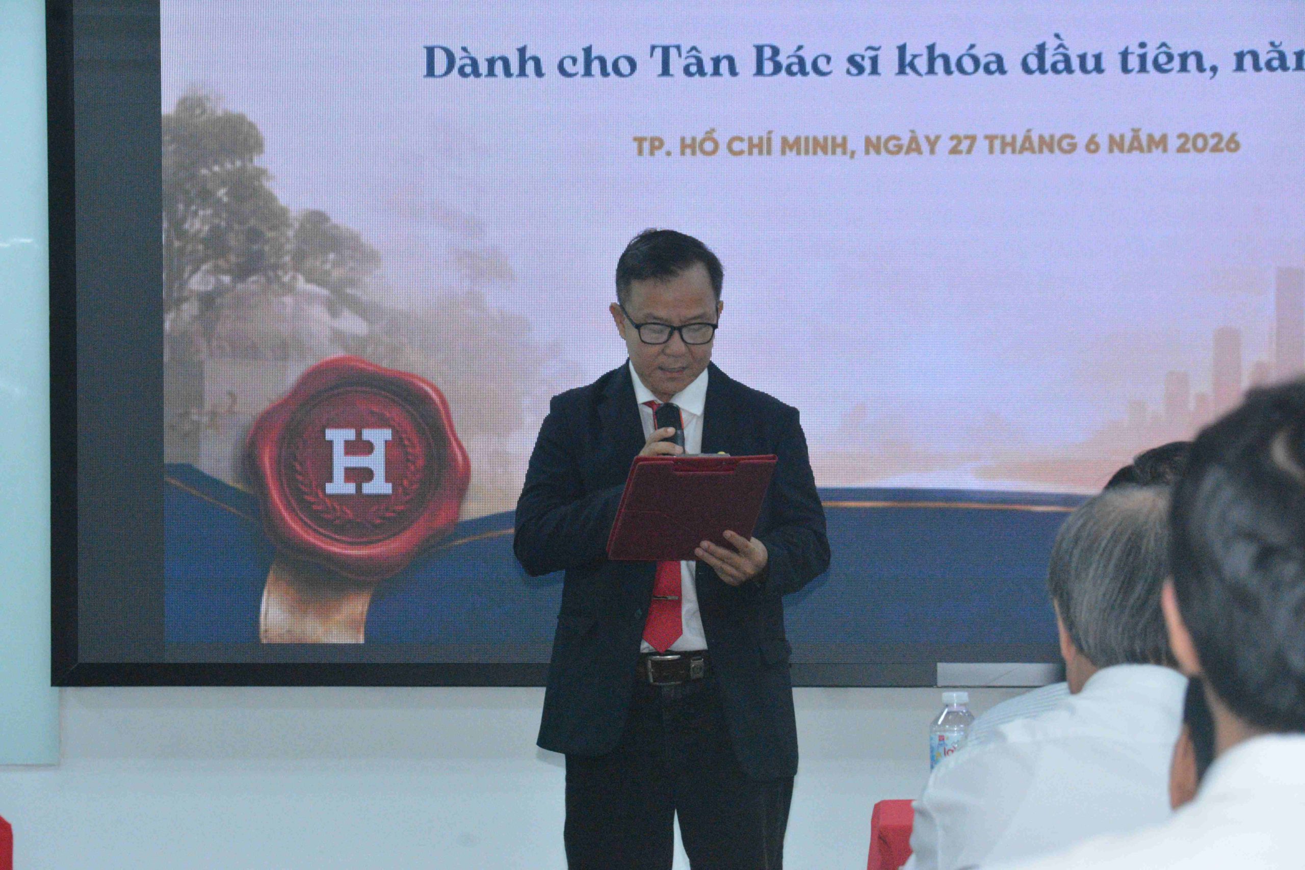 Chương trình tri ân và Gala Hành trình tiếp nối của Khoa Y HIU