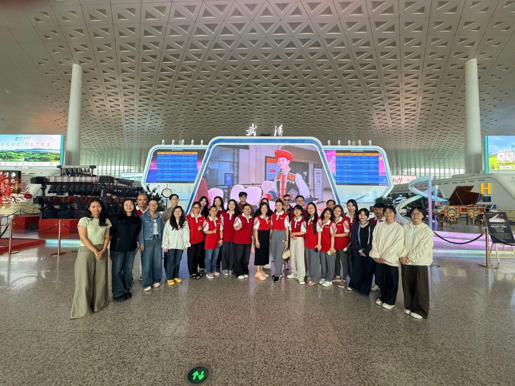 CHƯƠNG TRÌNH HỌC TẬP 02 TUẦN TẠI ĐẠI HỌC TRUNG Y DƯỢC HỒ BẮC
